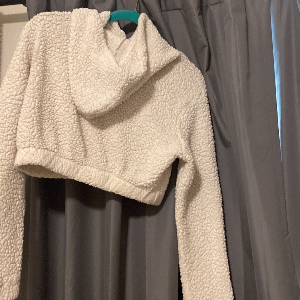 Fluffy white jacket - Picture 2 of 2